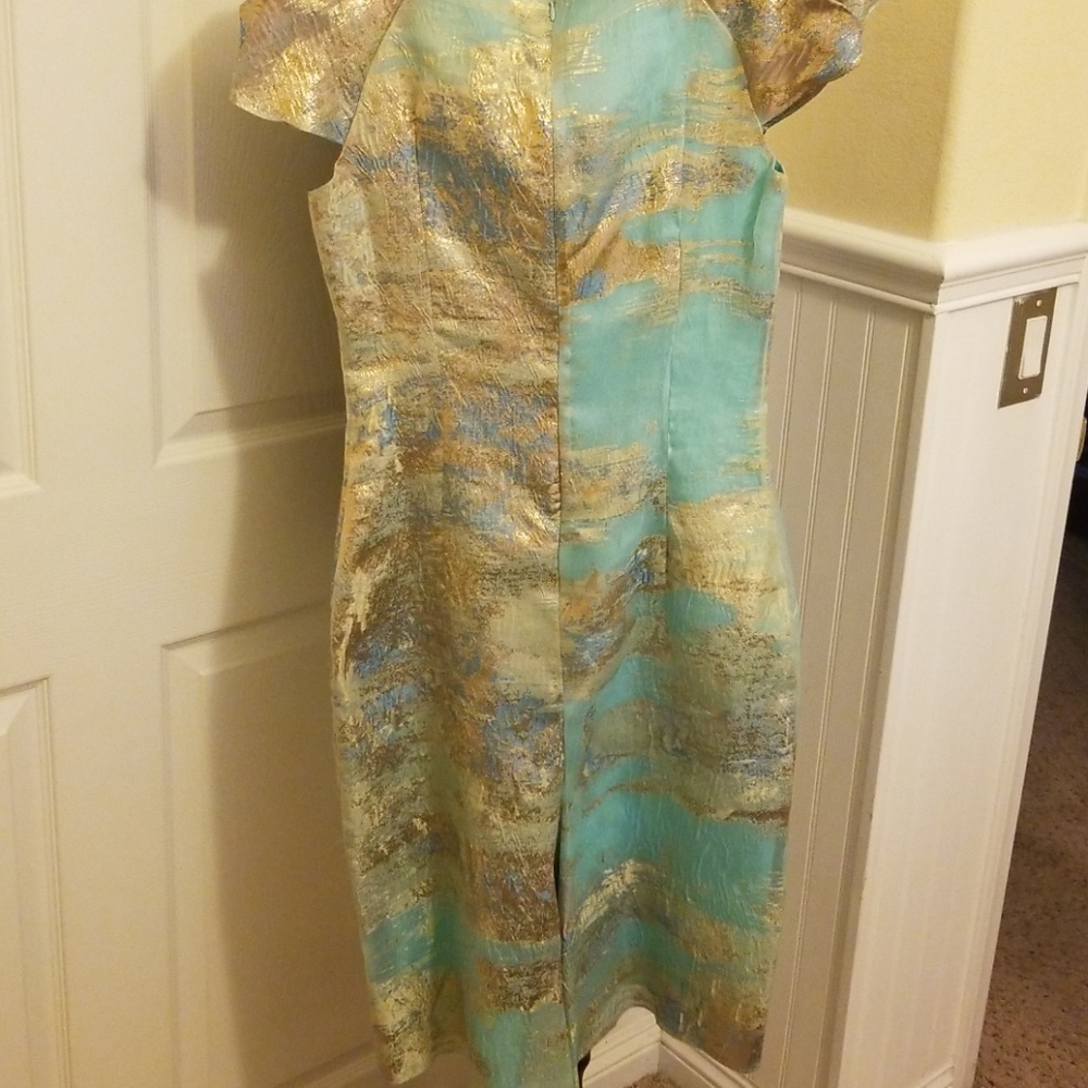 Dress - Picture 4 of 5